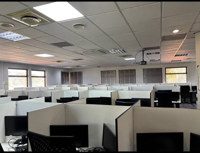 377M² OFFICE FOR SALE IN LA LUCIA
